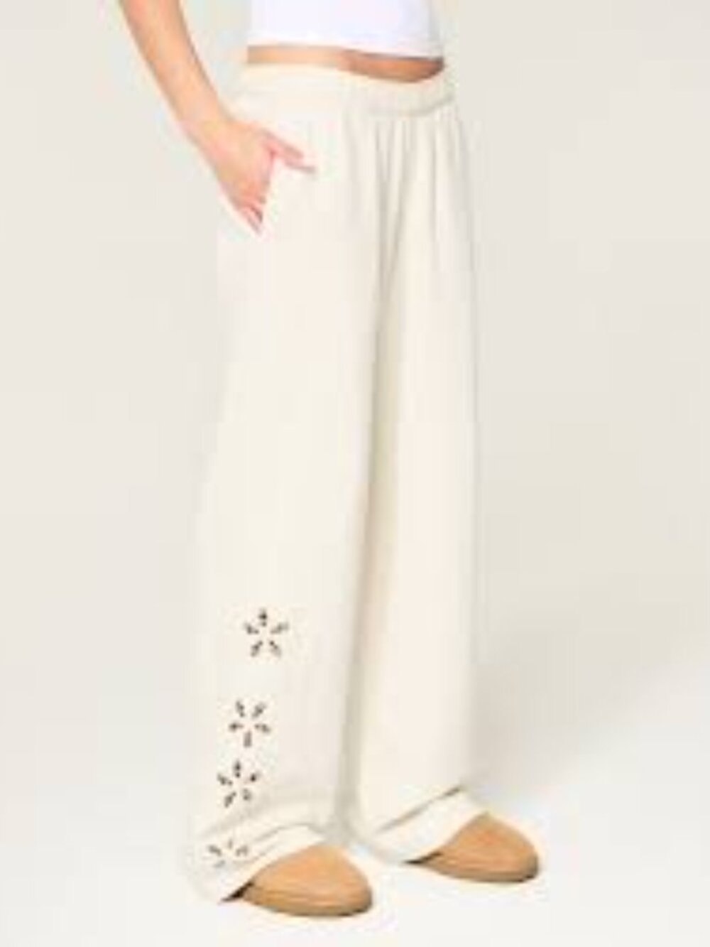 ✨ Hollister Feel Good Floral Cutout Wide-Leg Sweatpants ✨